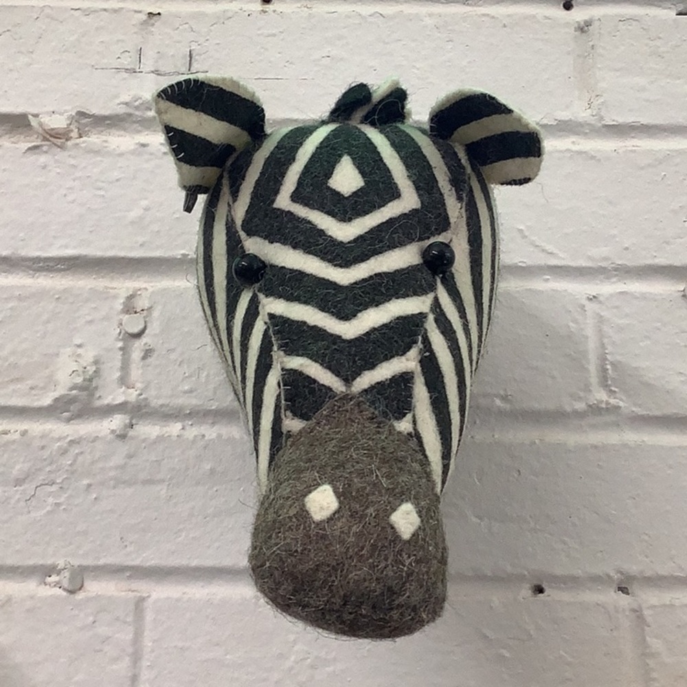 Zebra head wall decor